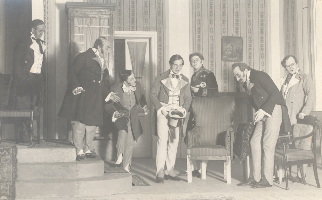 N. Gogol "Revident" in "Estonia" [1908]. Paul Pinna (left. 2. ), Theodor Altermann (left. 4.) JT.