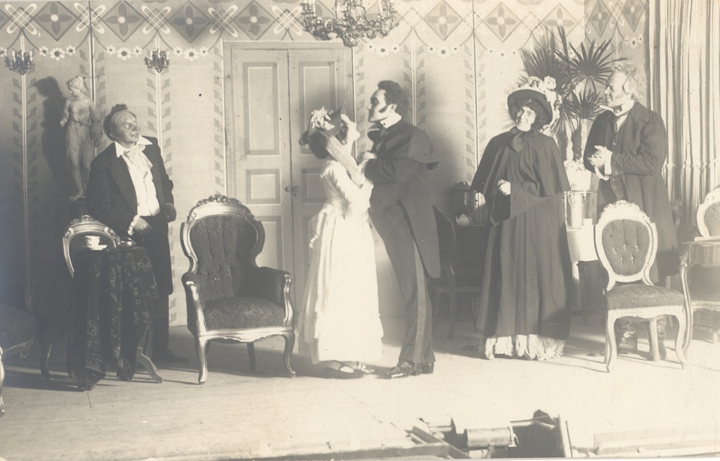 VAS. : 1) Eduard Kurnim, 3) Paul Pinna, 5) Aleksander Trilljärv [Gogoli "Revident" in "Estonia" 1918]