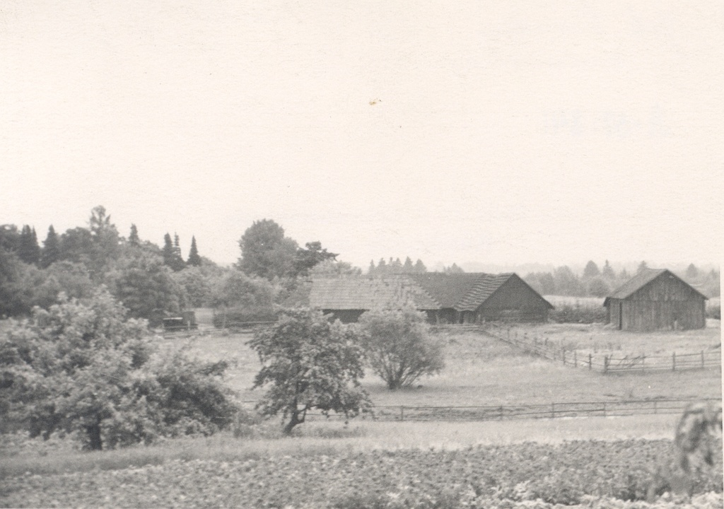 J. Kunder's home. Kovali Henno