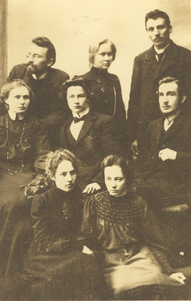 Political prisoners released from Riga prison in October 1905.