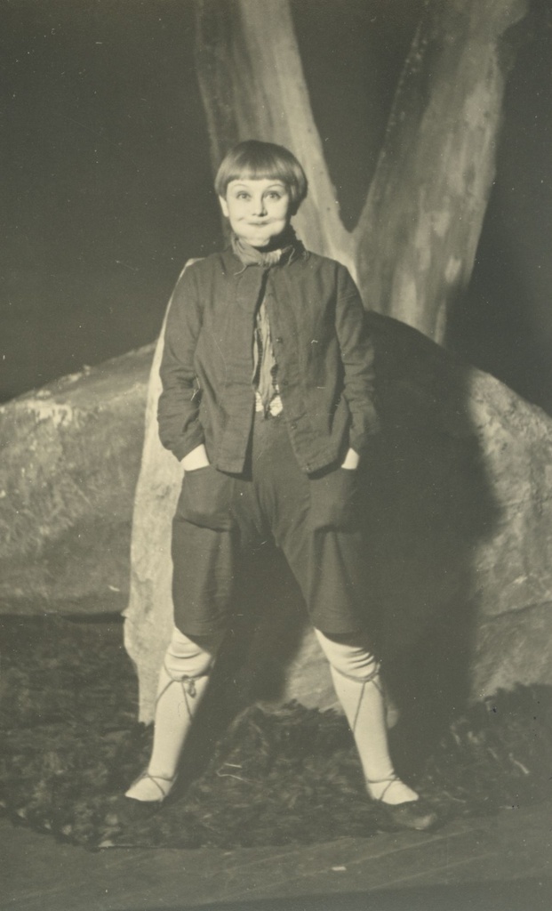 H. Visnapuu "Maa-alused" "Vanemuises" [oct. 1935]