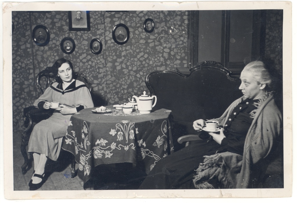 H. Vuolijoe "Niskamäe women" "Vanemuises" [oct. 1936]