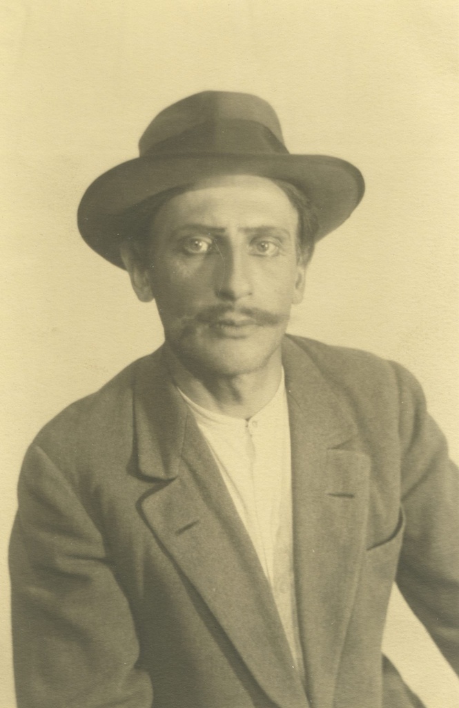 A. Kitzberg's "Tuulte rotated" "Vanemuises". J. Põder in the case of Karl