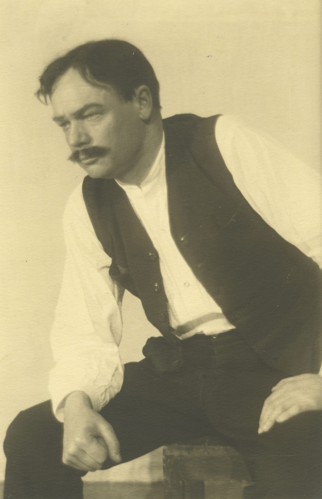 A. Kitzberg's "Tuulte rotated" "Vanemuises". In Jaani part a. Simm