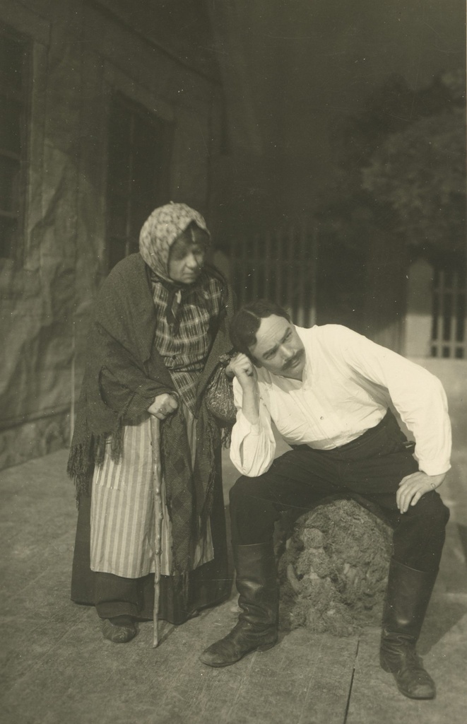 A. Kitzberg's "Tuulte rotated" "Vanemuises". A. Konsa (Anu) and a. Simm (Jaan)