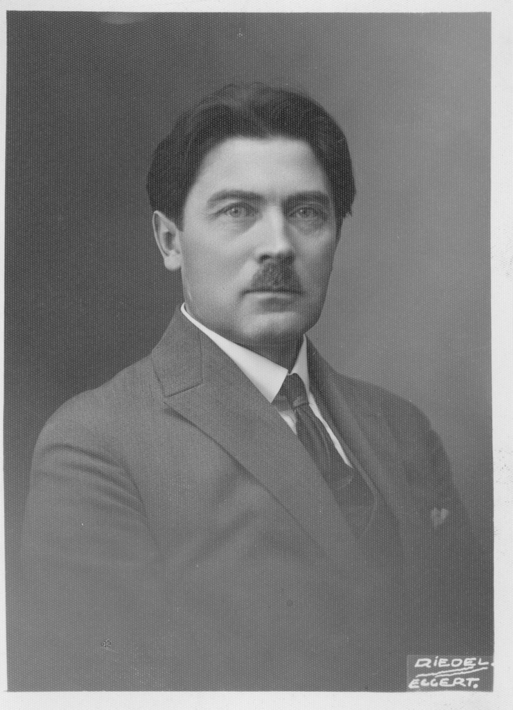 Johannes Aavik, language scientist