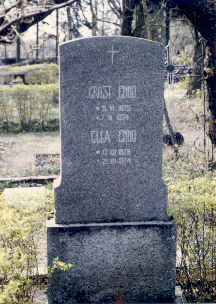 Ernst and Ella Enno grave Haapsalu