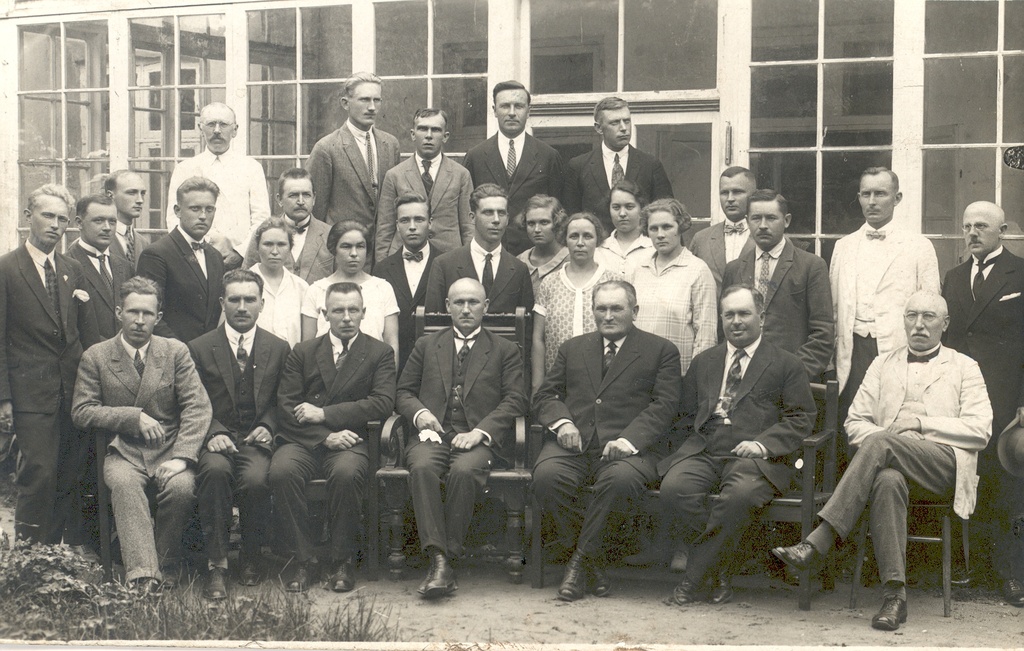 E. Enno group photo