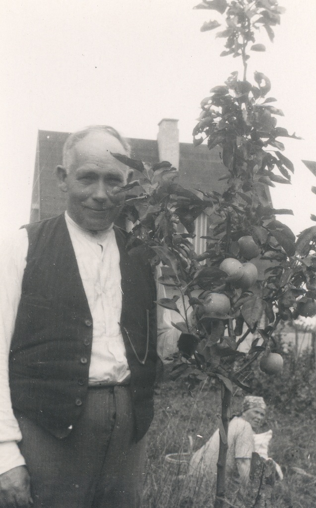 Jakob Mändmets in his garden