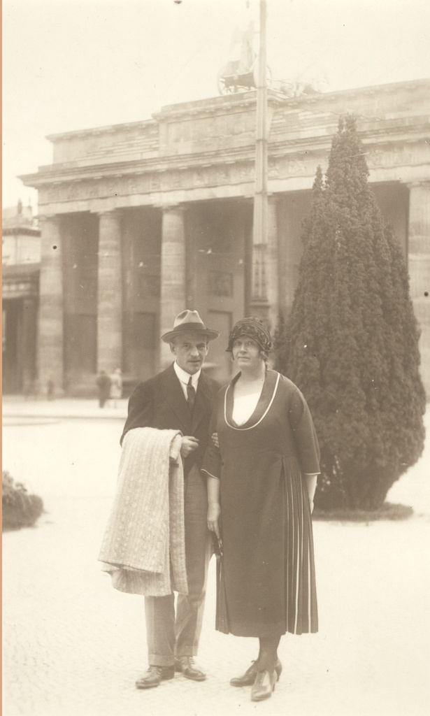 M. Under and a. Adson [1921]