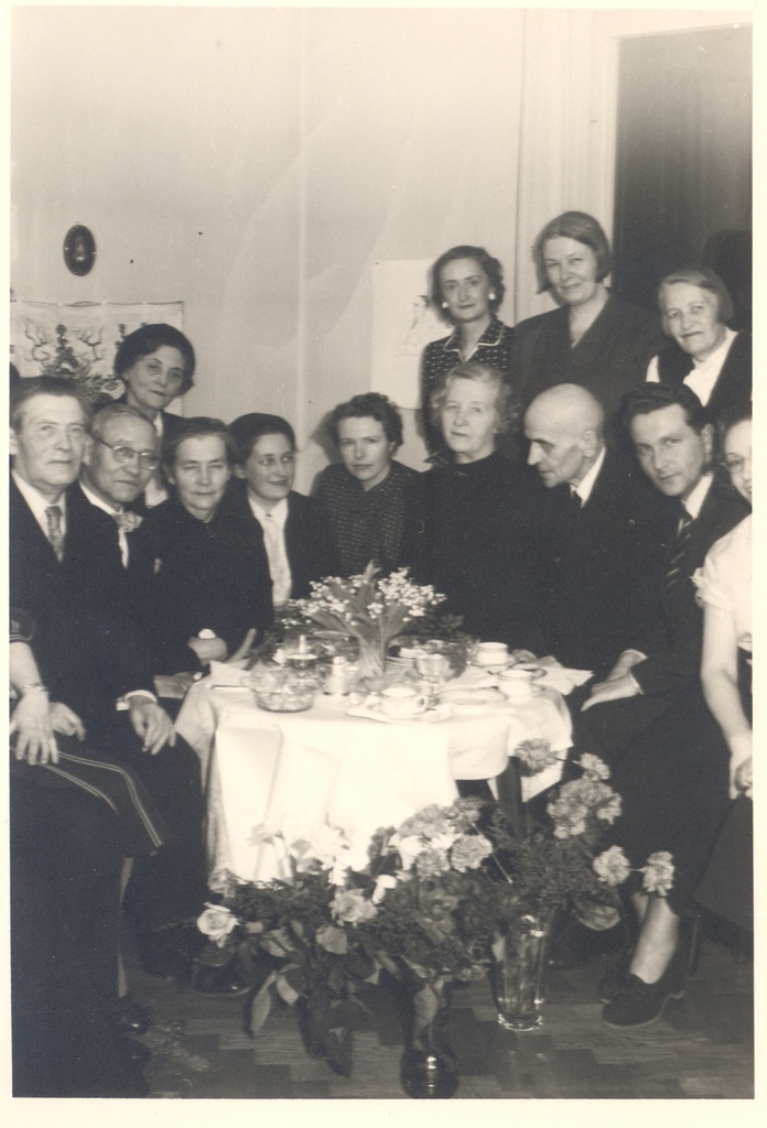 Marie Under with guests on his 70th birthday 27.03.1953