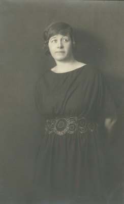 Marie Under 1922 in Tallinn  duplicate photo