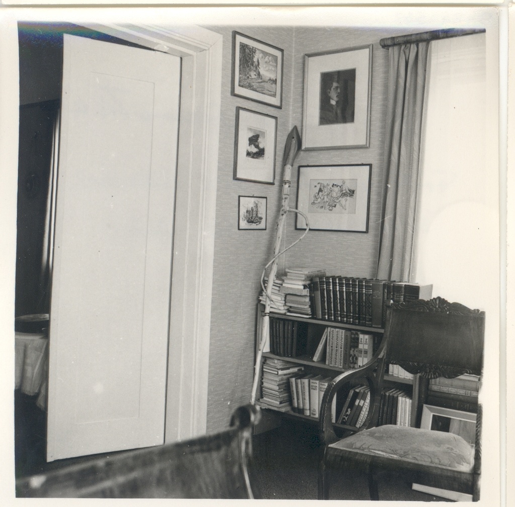FR. Tuglase's home in Nõmmel I floor large room