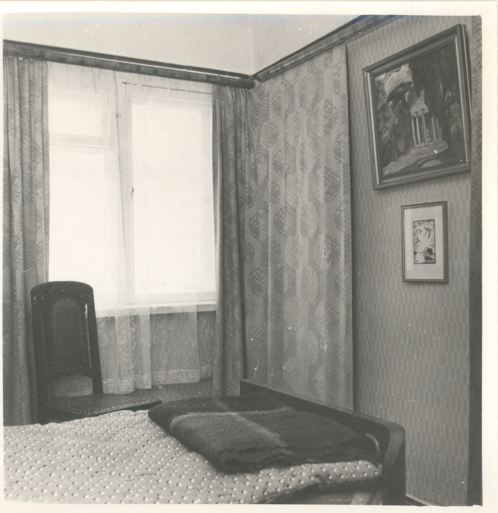 FR. Tuglase's home Nõmmel II floor bedroom