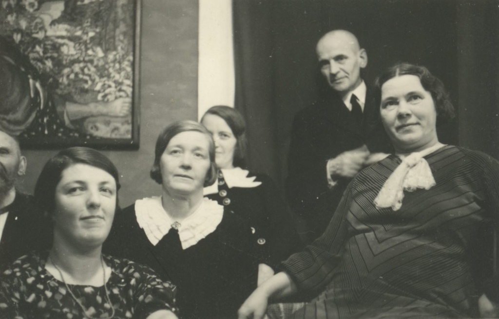 M. Under and a. Adson group photo