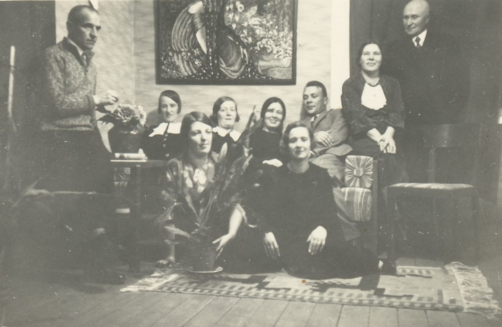 Artur Adson, Marie Under, Dagmar Hacker and Hedda Hacker Unknown