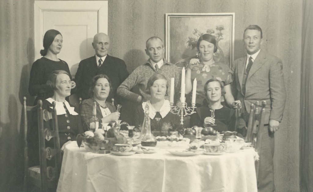Dagmar Hacker, Artur Adson, Hedda Hacker, Marie Under Unknown