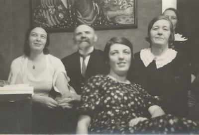 Dagmar Hacker, Ants Laikmaa, Hedda Hacker, Marie Under  similar photo