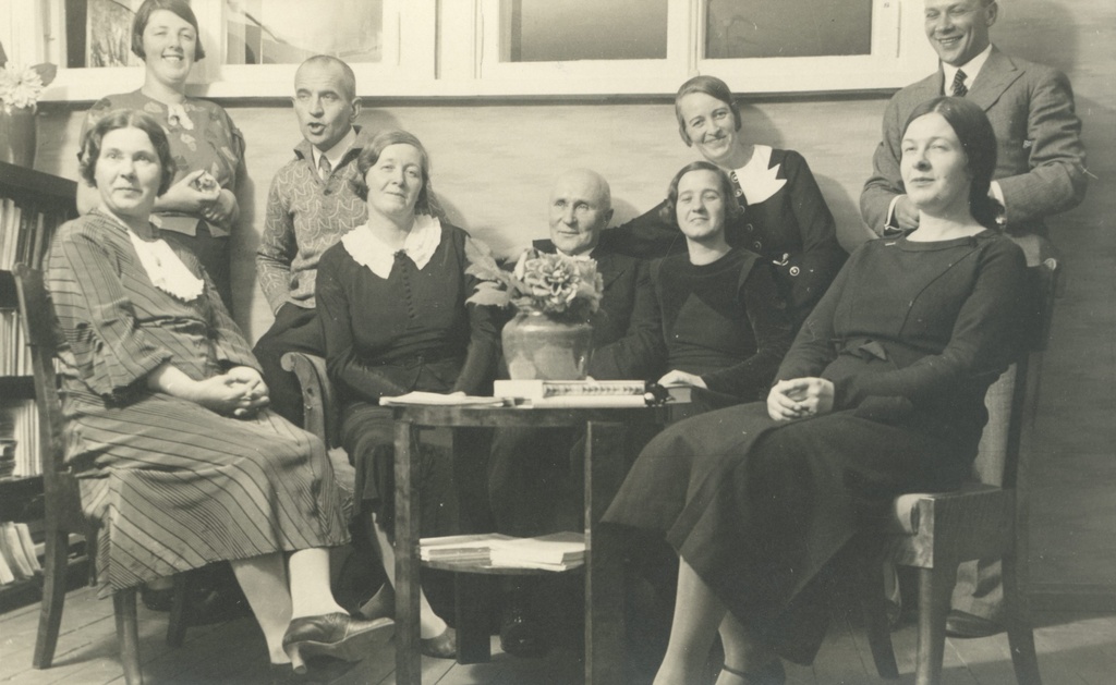 Hedda Hacker, Artur Adson, Marie Under, Dagmar Hacker unknown