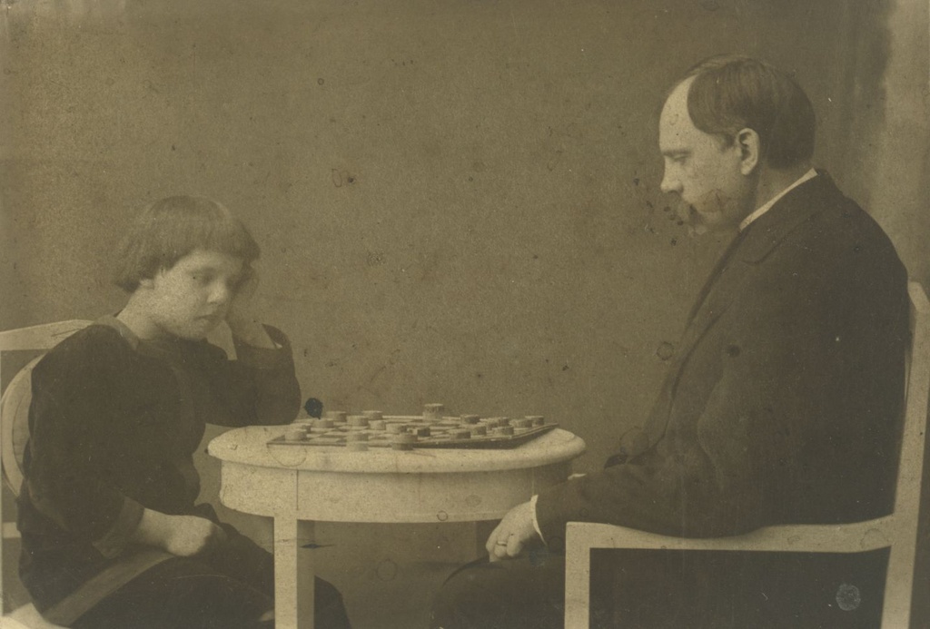 Oskar Ph. Kallas with a child (Suleviga)