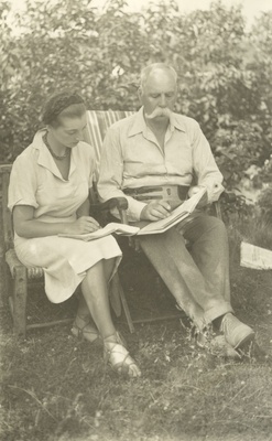 Oskar Ph. Kallas and Anna Kallas, s. Brunton (husband of Hilar Kallas)  duplicate photo