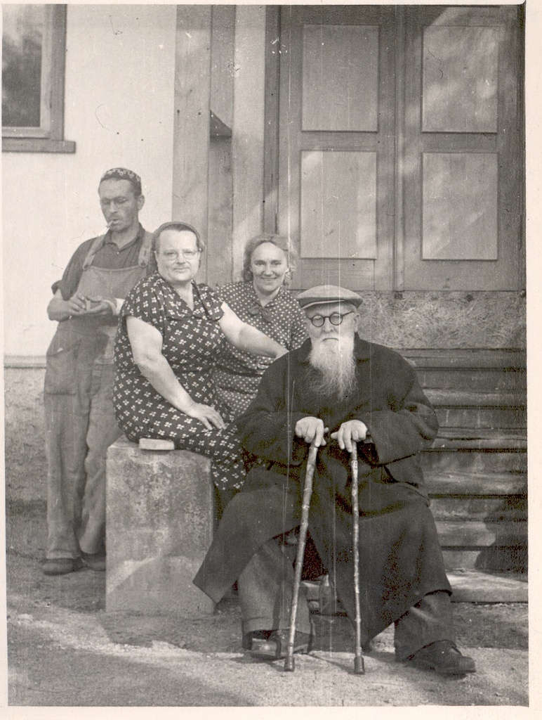Paul Särgava, Juta Särgava, emotion. And Ernst Peterson-Särgava