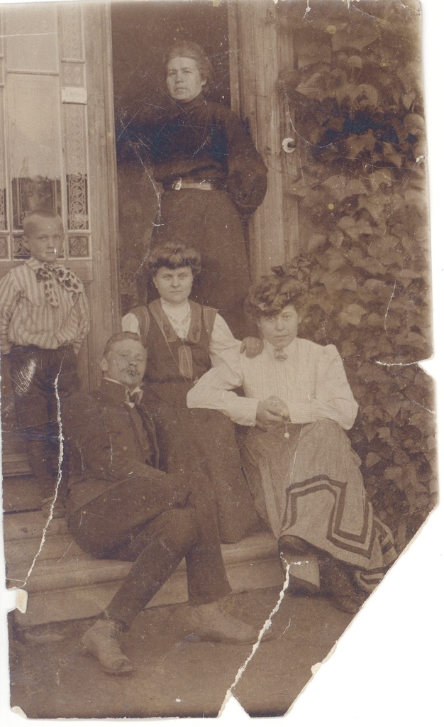 Hans Kitzberg, Rose Järveläinen-Roosmann, Helma Roosmann, Betty Lillestern, unknown about 1910.