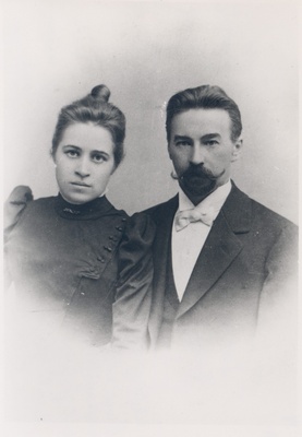 A. Kitzberg's wife in Riga  duplicate photo