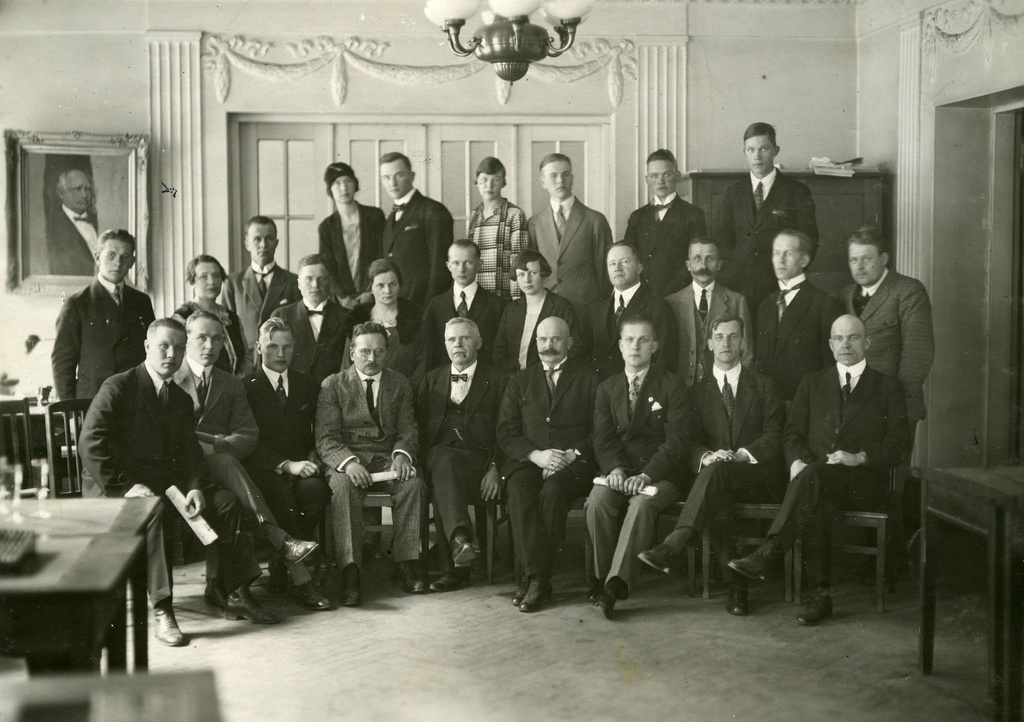 Finnish guests in editing "Päevalehele" 12. V 1927