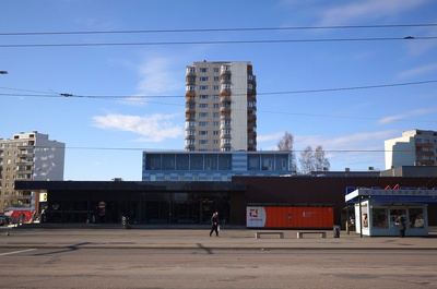View of Kullerkupu bus stop in Tallinn Väike- Õismäel rephoto