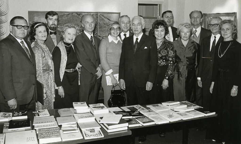 Literary evening characters: Kalju Lepik, Karin Saarin, Nerep, Signe Pinna, Arvo Mägi, Epp Lohk, Leonid Laid, August Mälk, singer, Harri Kiisk, Helmi Eller, Raimond Kolk, Karl Ristikivi, singer Aug
