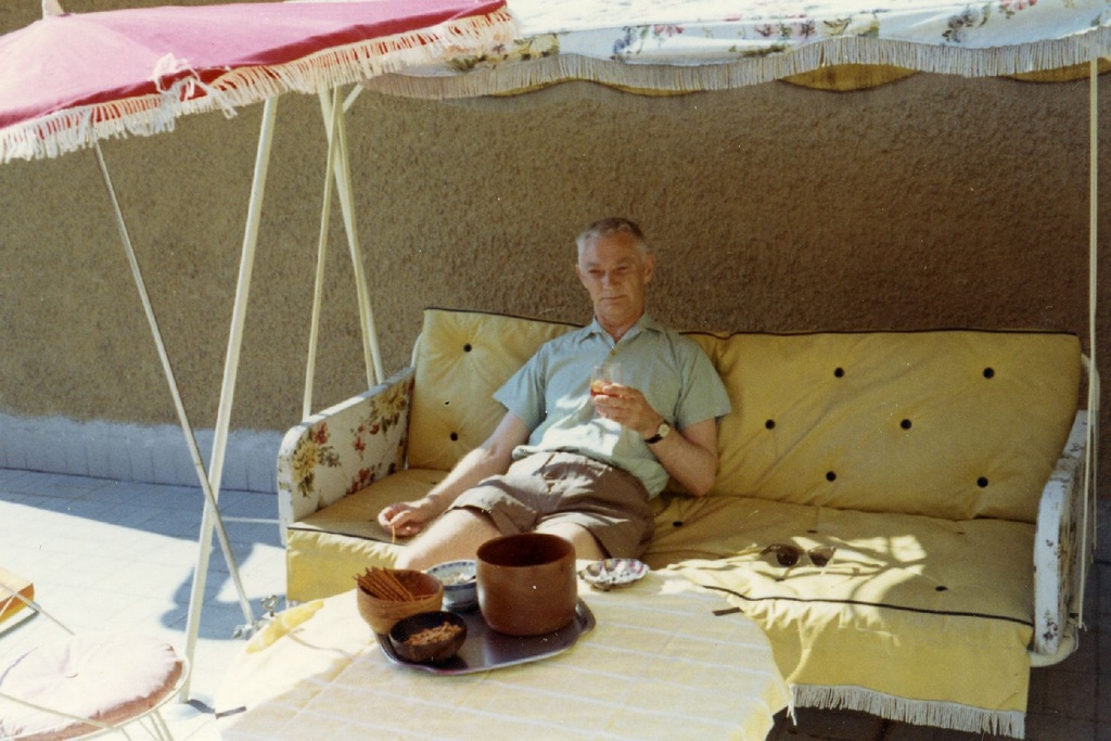 Karl Ristikivi Gardening Tiigel