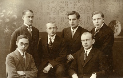 "Veljesto" graduates [1923 or 1924]  duplicate photo