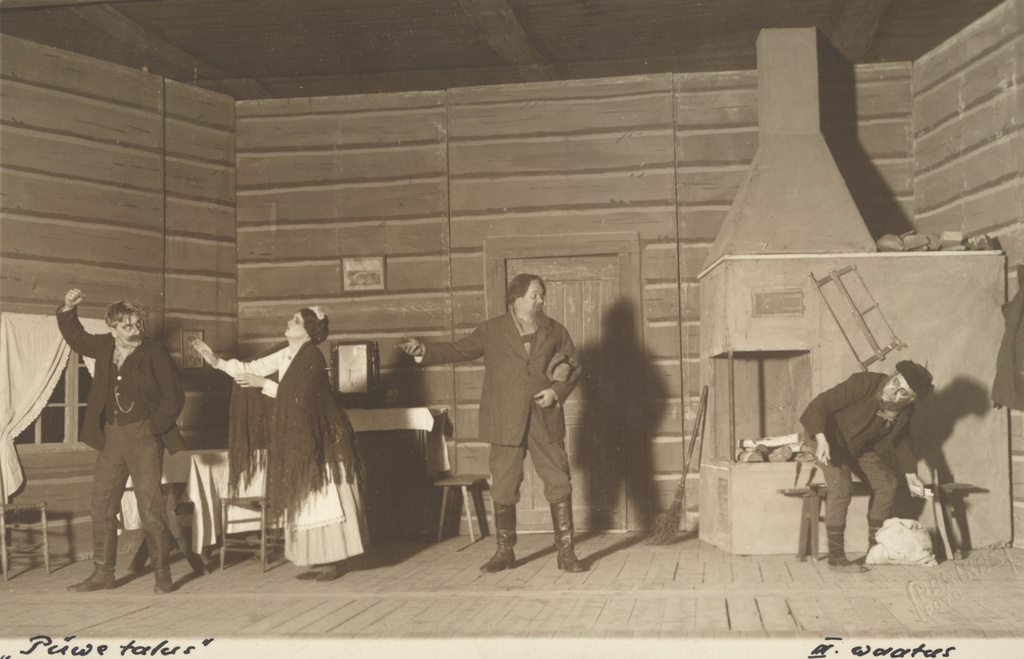 A. Kitzberg's "Püve Farm" in "Estonia" in 1926. III clothes