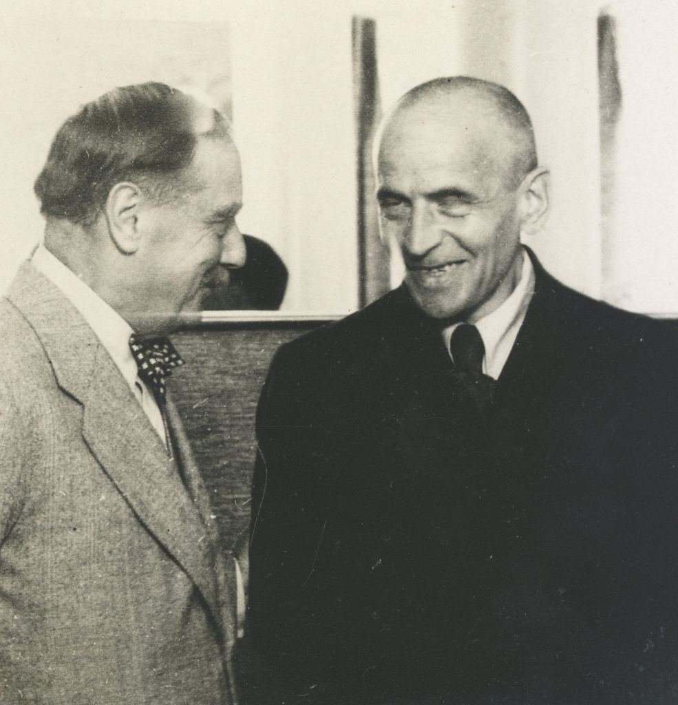 H. Wells and a. Adson Hotel du Nord in Tallinn towards the end of the 1930s