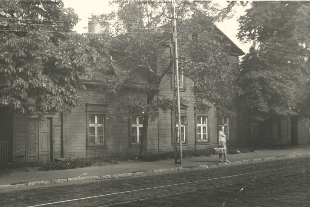 Marie Under's residence in Tallinn, Tartu mnt. 57