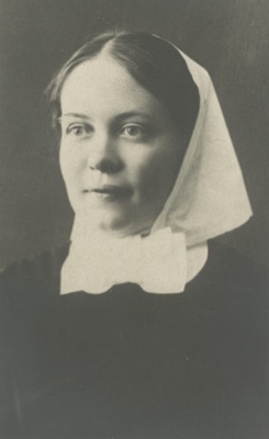 Marie Under's older sister Eva (Evangelical)  duplicate photo