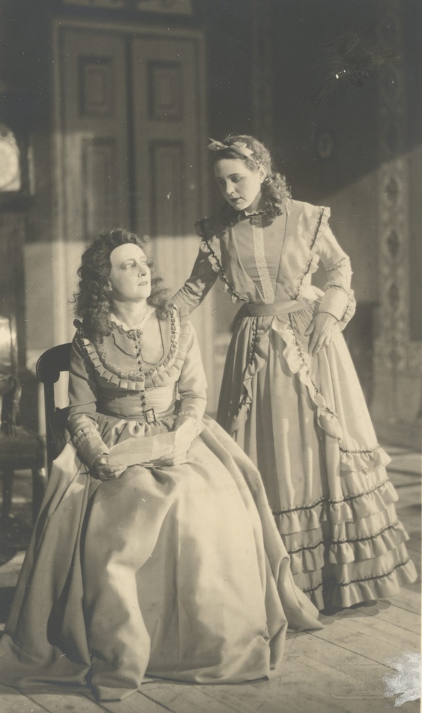 A. Adson "Lauluisa and Kirja Virgin" in "Estonia" in 1931. E. Villmer and m. Parikas