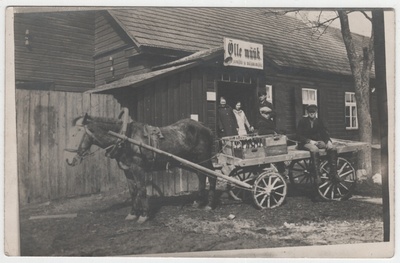 Rapla VTÜ beer store in 1927.  duplicate photo