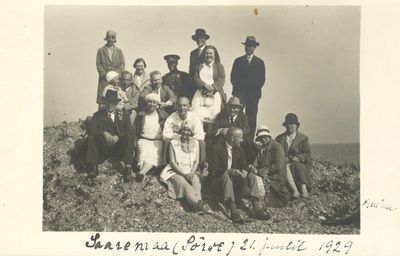 Johanna Kitzberg (middle) and others in Saaremaa Sõrve on July 21, 1929  duplicate photo