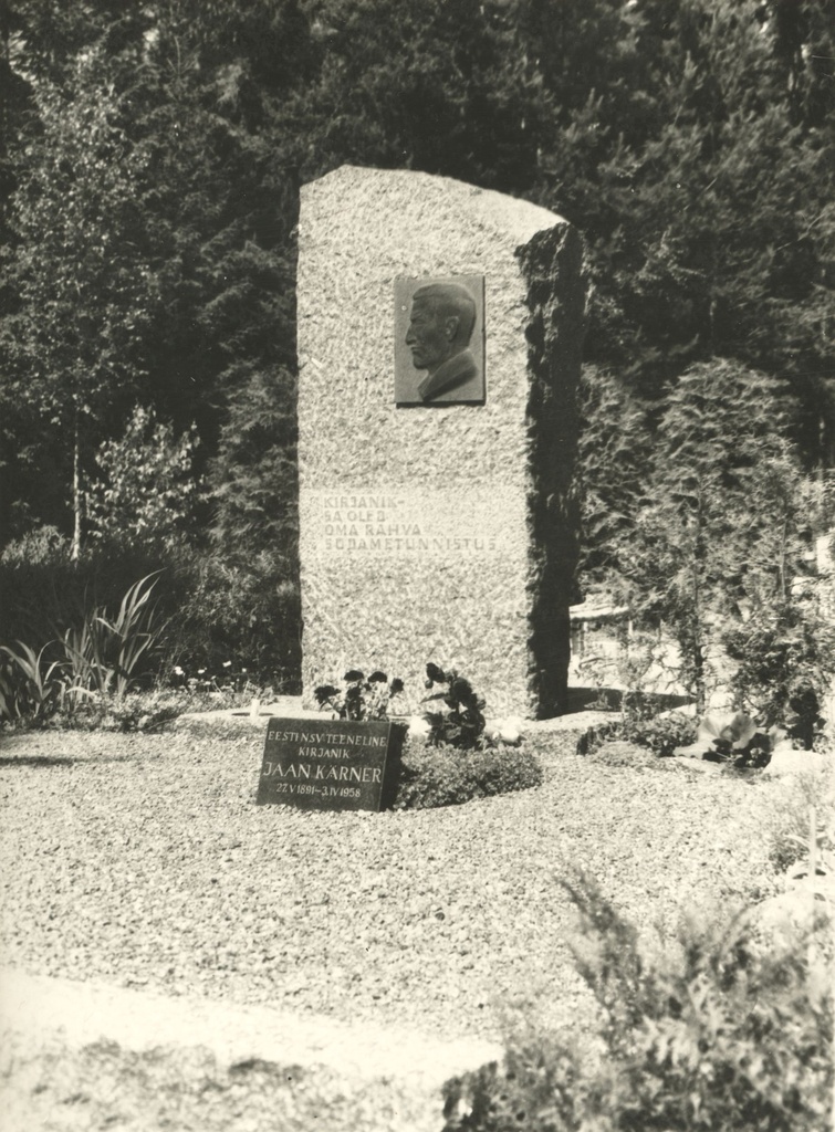 Jaan Kärner's graveyard at Elva's graveyard 15. VII 1962. a