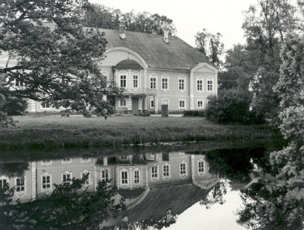 Ahja school
