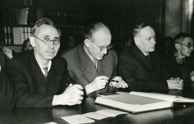 Kreutzwald Day ENSV he Fr.R. Kreutzwaldi nim. The Museum of Literature 26-27.12.1960. VAS. : August Annist, August Sang, Nigol Andresen, Leo Anvelt.  similar photo