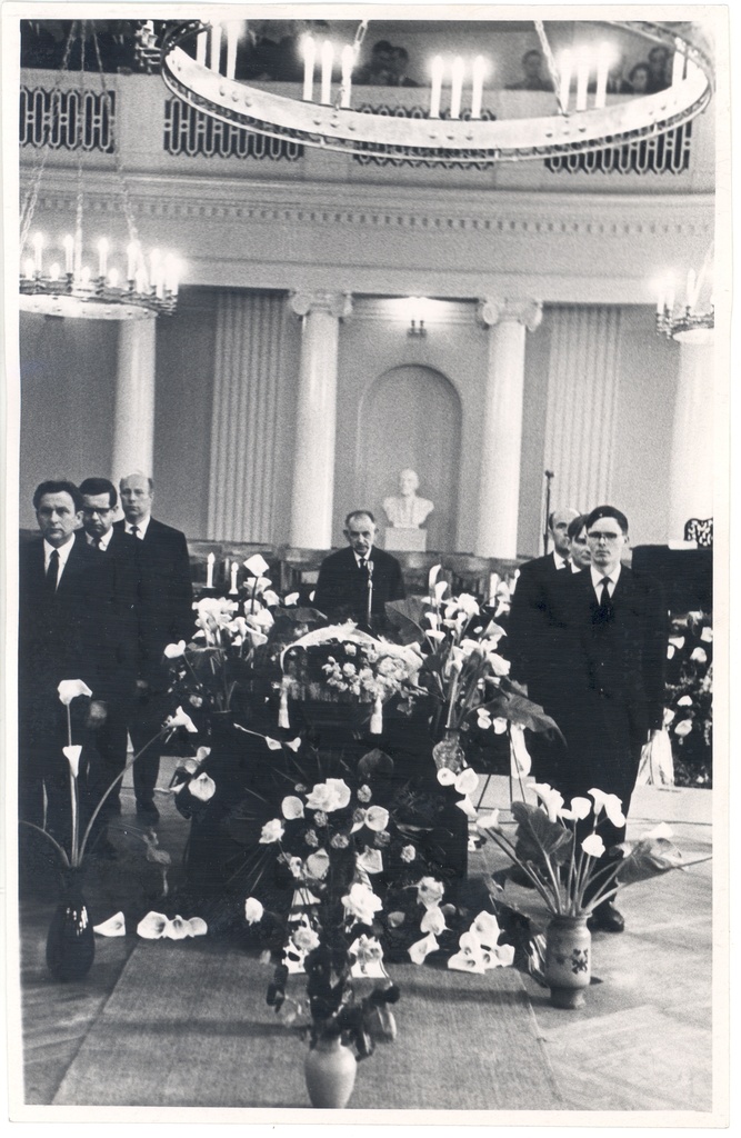 J. V. Veski funeral at the TRÜ autumn 31. III 1968