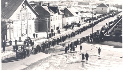 Wound, Give a funeral to Narva Street.  duplicate photo