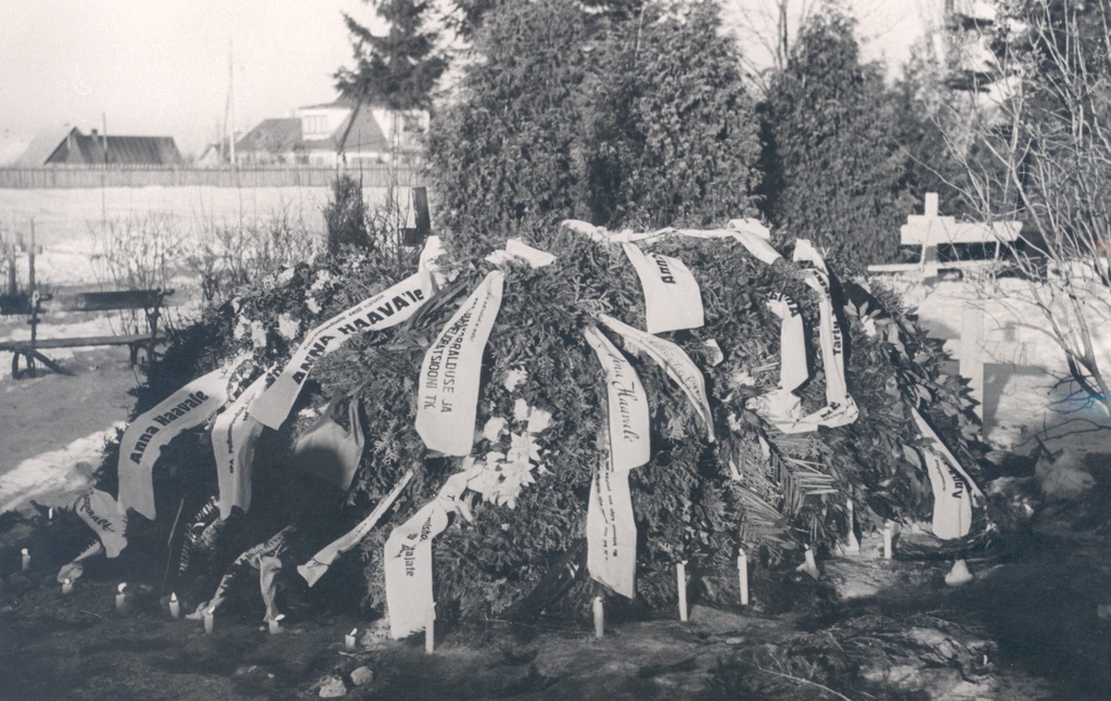 Wound, Give the tomb at Tartu Maarja cemetery 17.03.1957.