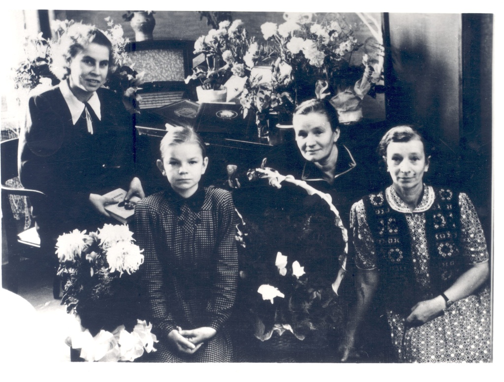 Wound, Anna, Berta Mousolainen (Anna Haava coasyrinth), Anu Haldre, Meeta Haldre (Anna Haava carer), Ella Alekand(Anna Haava domestic worker)