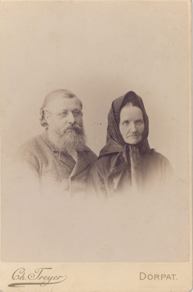 Wound, Anna with Uncle Jakob or Otu Haavakivi's wife