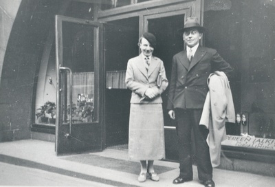 Friedebert Tuglas and Linda Vilmre in Helsinki on May 31, 1936  duplicate photo