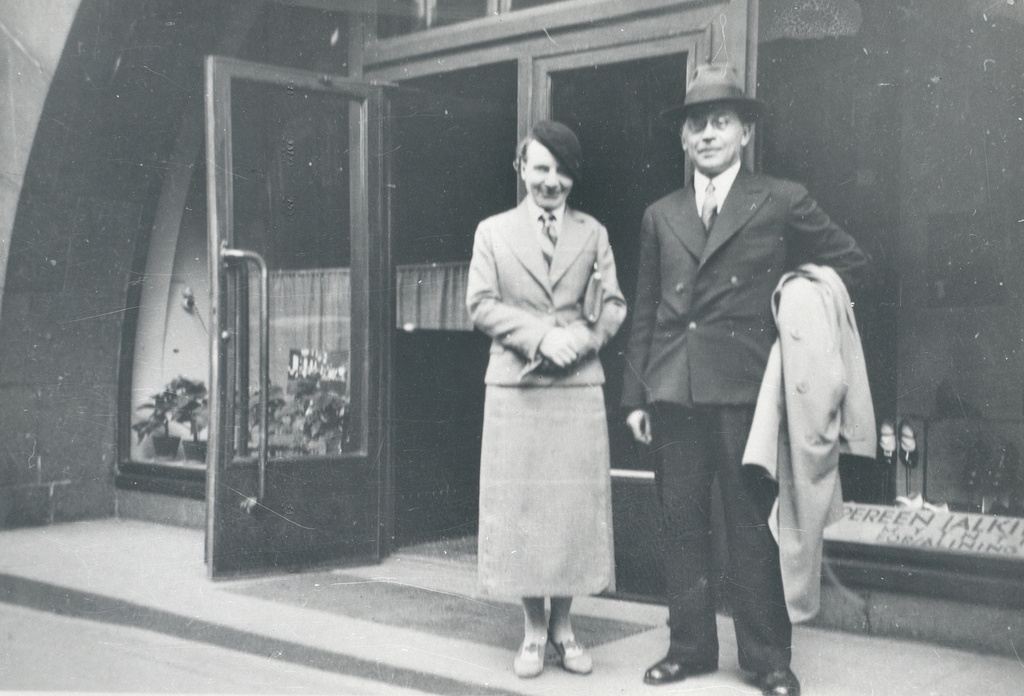 Friedebert Tuglas and Linda Vilmre in Helsinki on May 31, 1936